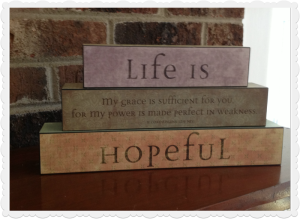 life is hopeful - Mary and Martha Vintage Block set 83728