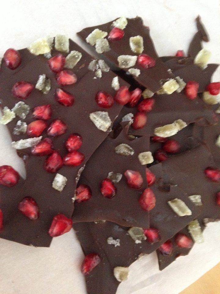 chocolate bark with ginger and pomegranate