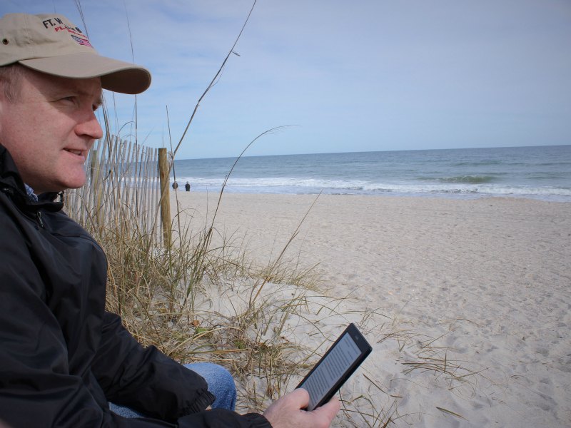 a gift of time - reading at the beach - encourage your spouse